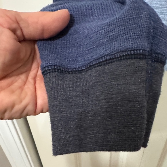 American Eagle Outfitters Blue Long Sleeve Thermal Tee Casual Comfort EUC❤️ - Picture 7 of 8